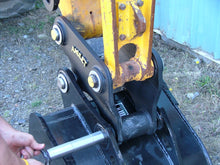Amulet Mini-Hitch Pin-Puller Coupler