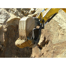 Amulet PowerClamp Linkage Hydraulic Thumb for Couplers — product view 2