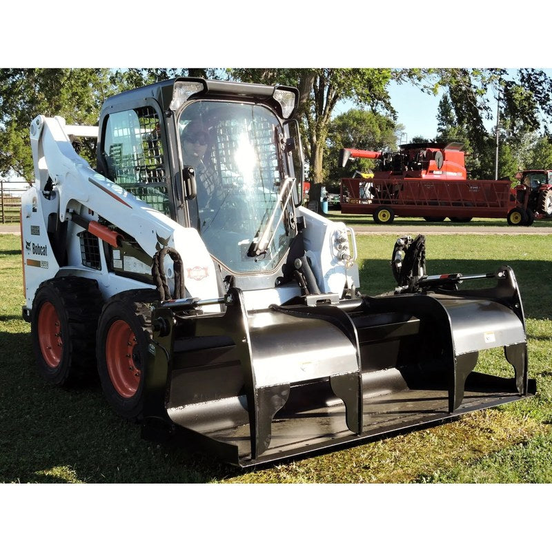 Berlon Industries BELHDGR heavy duty grapple bucket on a Bobcat skid steer