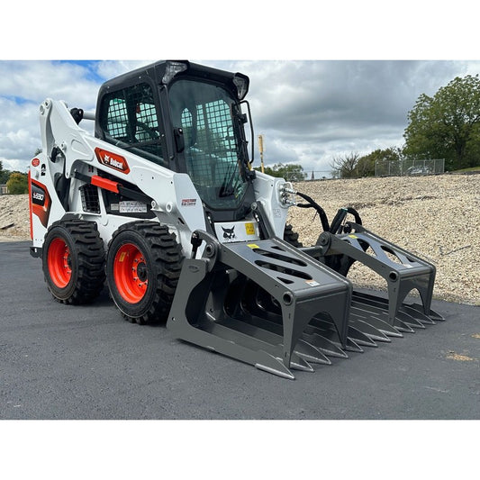 Berlon Industries MDGR2 medium duty grapple on a Bobcat skid steer