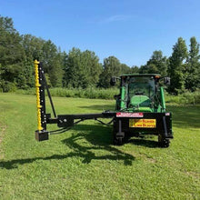 Baby Beaver BB 4TR mounted on a tractor loader